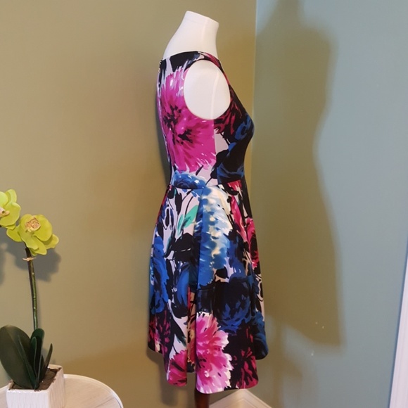 Taylor Fit and Flare Floral Dress - Picture 2 of 4